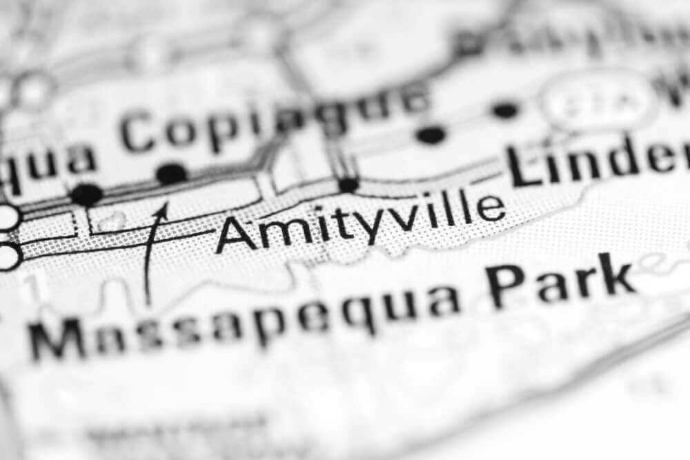 map focusing the Amityville Location
