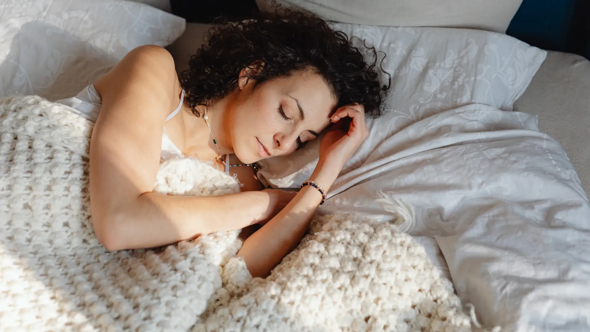 Ideal Winter Sleep Temperature Tips for Better Sleep Quality Image 2